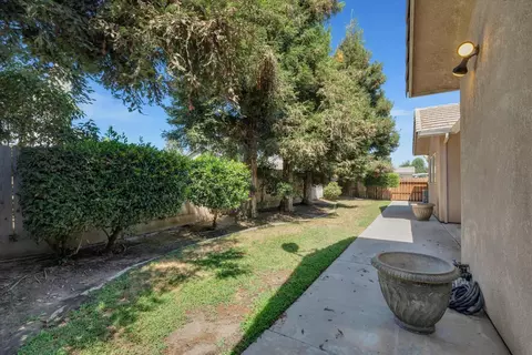 Exterior - 2424 Thaddeous Dr, Escalon, CA 95320 photo 6 of 9