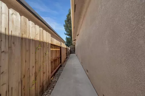 Entry Way - 2424 Thaddeous Dr, Escalon, CA 95320 photo 4 of 4