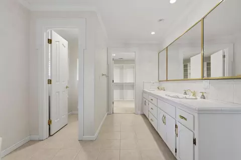 Bath - 1770 3rd Ave, Sutter, CA 95982 photo 10 of 12