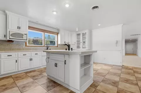 Kitchen - 1770 3rd Ave, Sutter, CA 95982 photo 5 of 8