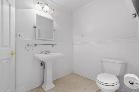 Bath - 1770 3rd Ave, Sutter, CA 95982 photo 5 of 12