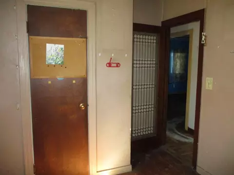 Entry Way - 724 S School St, Lodi, CA 95240 photo 3 of 4