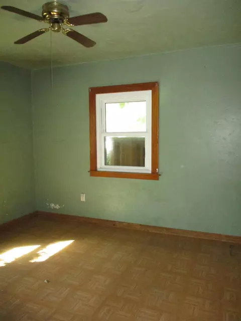 Bedroom - 724 S School St, Lodi, CA 95240 photo 2 of 3
