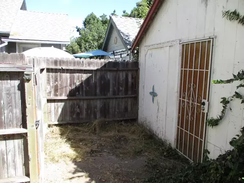 Exterior - 724 S School St, Lodi, CA 95240 photo 8 of 9