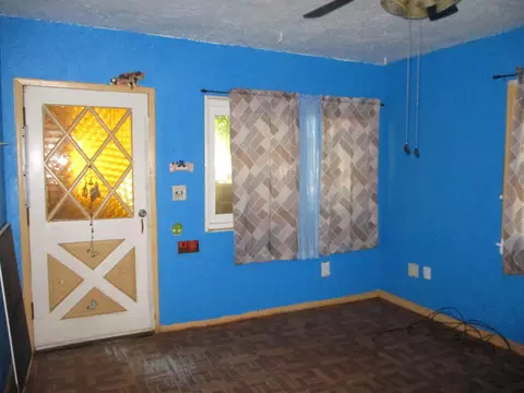 Entry Way - 724 S School St, Lodi, CA 95240 photo 1 of 4