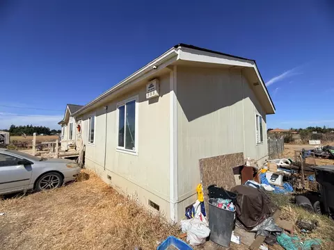 Exterior - 11663 E Copperopolis Rd, Stockton, CA 95215 photo 12 of 16