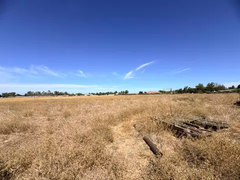 Exterior - 11663 E Copperopolis Rd, Stockton, CA 95215 photo 3 of 16