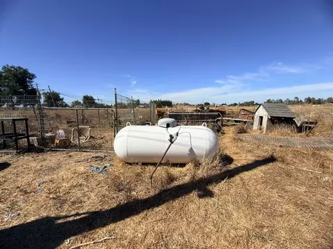 Exterior - 11663 E Copperopolis Rd, Stockton, CA 95215 photo 9 of 16