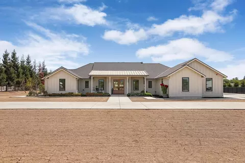 Exterior - 13514 John Rocha Cir, Galt, CA 95632 photo 2 of 17