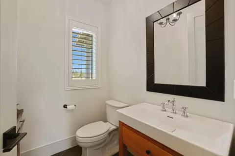 Bath - 13514 John Rocha Cir, Galt, CA 95632 photo 6 of 6