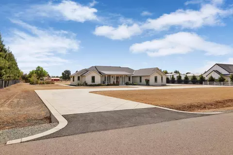 Exterior - 13514 John Rocha Cir, Galt, CA 95632 photo 16 of 17