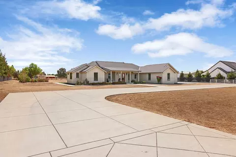 Exterior - 13514 John Rocha Cir, Galt, CA 95632 photo 17 of 17
