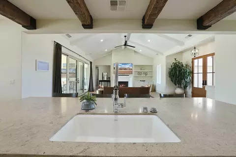 Kitchen - 13514 John Rocha Cir, Galt, CA 95632 photo 6 of 9
