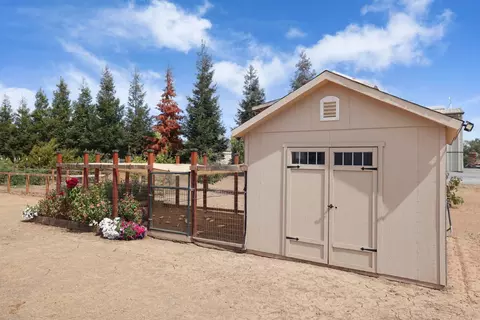 Exterior - 13514 John Rocha Cir, Galt, CA 95632 photo 8 of 17