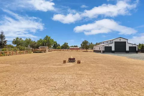 Exterior - 13514 John Rocha Cir, Galt, CA 95632 photo 12 of 17