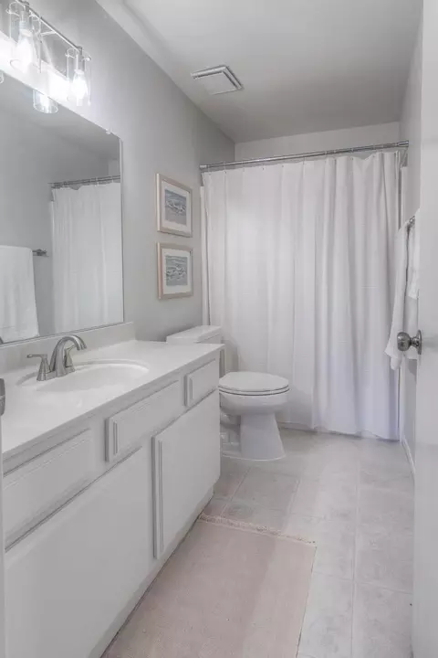 Bath - 8225 Foxfire Dr, Orangevale, CA 95662 photo 1 of 4