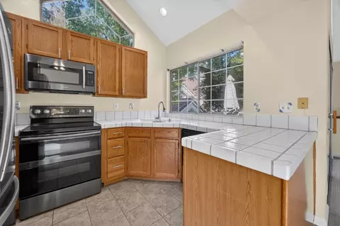 Kitchen - 7321 Cronin Cir, Dublin, CA 94568 photo 2 of 4