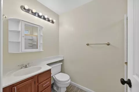 Bath - 7321 Cronin Cir, Dublin, CA 94568 photo 4 of 7