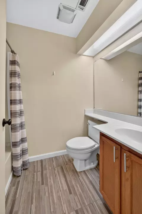 Bath - 7321 Cronin Cir, Dublin, CA 94568 photo 2 of 7
