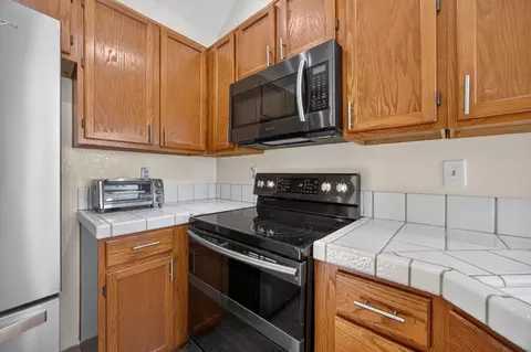 Kitchen - 7321 Cronin Cir, Dublin, CA 94568 photo 4 of 4