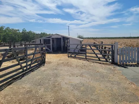 Exterior - 24471 Avenue 19, Madera, CA 93638 photo 20 of 26