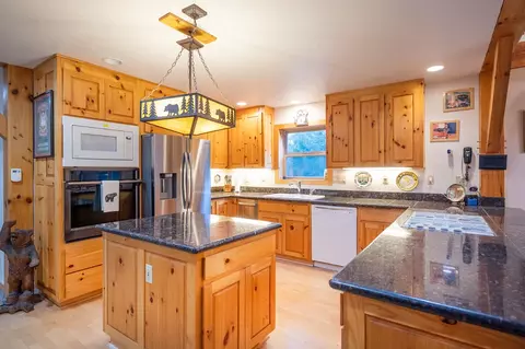 Kitchen - 20 Cub Ln, Bear Valley, CA 95223 photo 2 of 5