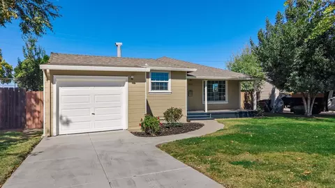 Exterior - 405 W 22nd St, Tracy, CA 95376 photo 2 of 8