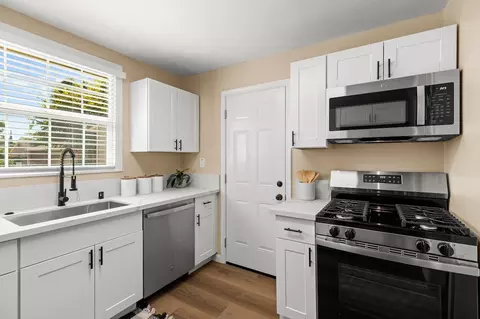 Kitchen - 405 W 22nd St, Tracy, CA 95376 photo 2 of 2