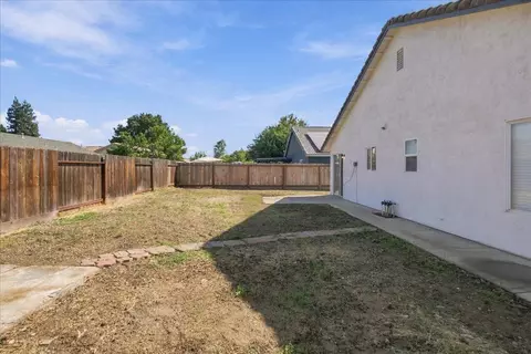 Exterior - 2253 Concord Dr, Merced, CA 95341 photo 12 of 14