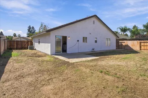 Exterior - 2253 Concord Dr, Merced, CA 95341 photo 7 of 14