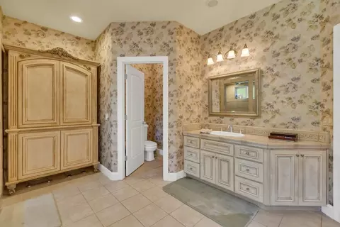 Bath - 23303 E Buena Vista Rd, Clements, CA 95227 photo 3 of 7
