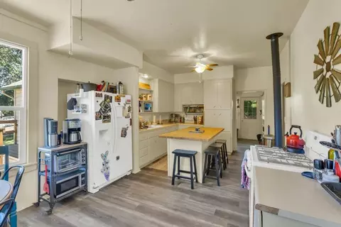 Kitchen - 23303 E Buena Vista Rd, Clements, CA 95227 photo 5 of 6