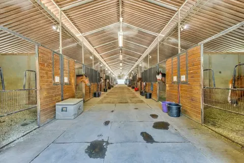 Entry Way - 23303 E Buena Vista Rd, Clements, CA 95227 photo 1 of 5