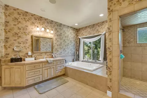 Bath - 23303 E Buena Vista Rd, Clements, CA 95227 photo 2 of 7
