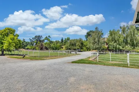 Exterior - 23303 E Buena Vista Rd, Clements, CA 95227 photo 11 of 31