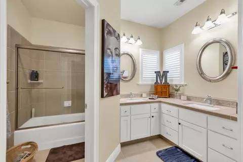 Bath - 23303 E Buena Vista Rd, Clements, CA 95227 photo 4 of 7