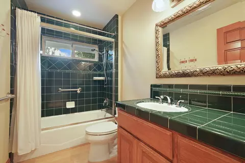 Bath - 12750 E Live Oak Rd, Lodi, CA 95240 photo 8 of 8