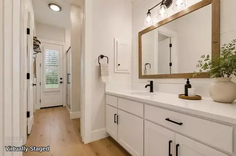Bath - 12750 E Live Oak Rd, Lodi, CA 95240 photo 3 of 8