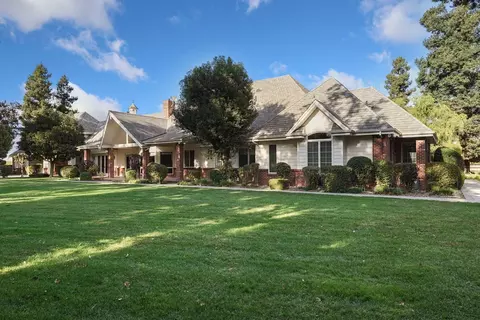 Exterior - 12750 E Live Oak Rd, Lodi, CA 95240 photo 10 of 14