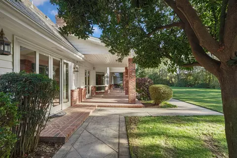Exterior - 12750 E Live Oak Rd, Lodi, CA 95240 photo 5 of 14