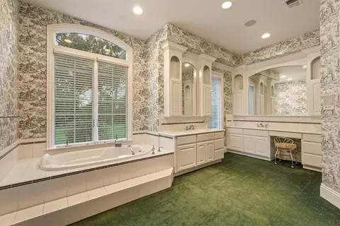 Bath - 12750 E Live Oak Rd, Lodi, CA 95240 photo 2 of 8