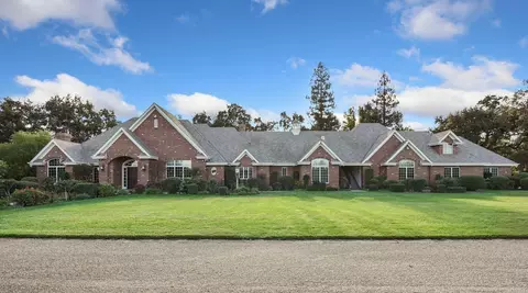 Exterior - 12750 E Live Oak Rd, Lodi, CA 95240 photo 2 of 14