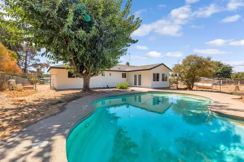 Exterior - 18807 Smithwood Dr, Madera, CA 93638 photo 7 of 9