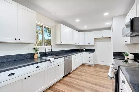 Kitchen - 18807 Smithwood Dr, Madera, CA 93638 photo 3 of 6