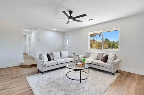 Living - 18807 Smithwood Dr, Madera, CA 93638 photo 3 of 7