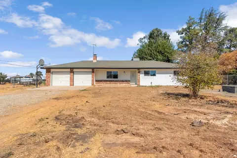 Exterior - 18807 Smithwood Dr, Madera, CA 93638 photo 2 of 9