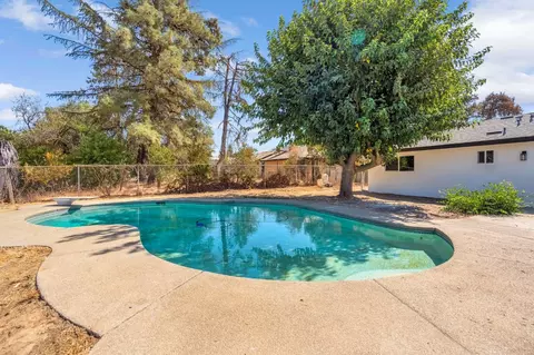 Exterior - 18807 Smithwood Dr, Madera, CA 93638 photo 8 of 9