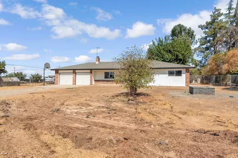 Exterior - 18807 Smithwood Dr, Madera, CA 93638 photo 3 of 9