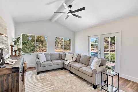 Living - 18807 Smithwood Dr, Madera, CA 93638 photo 5 of 7