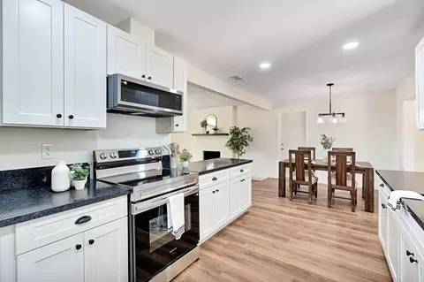 Kitchen - 18807 Smithwood Dr, Madera, CA 93638 photo 5 of 6